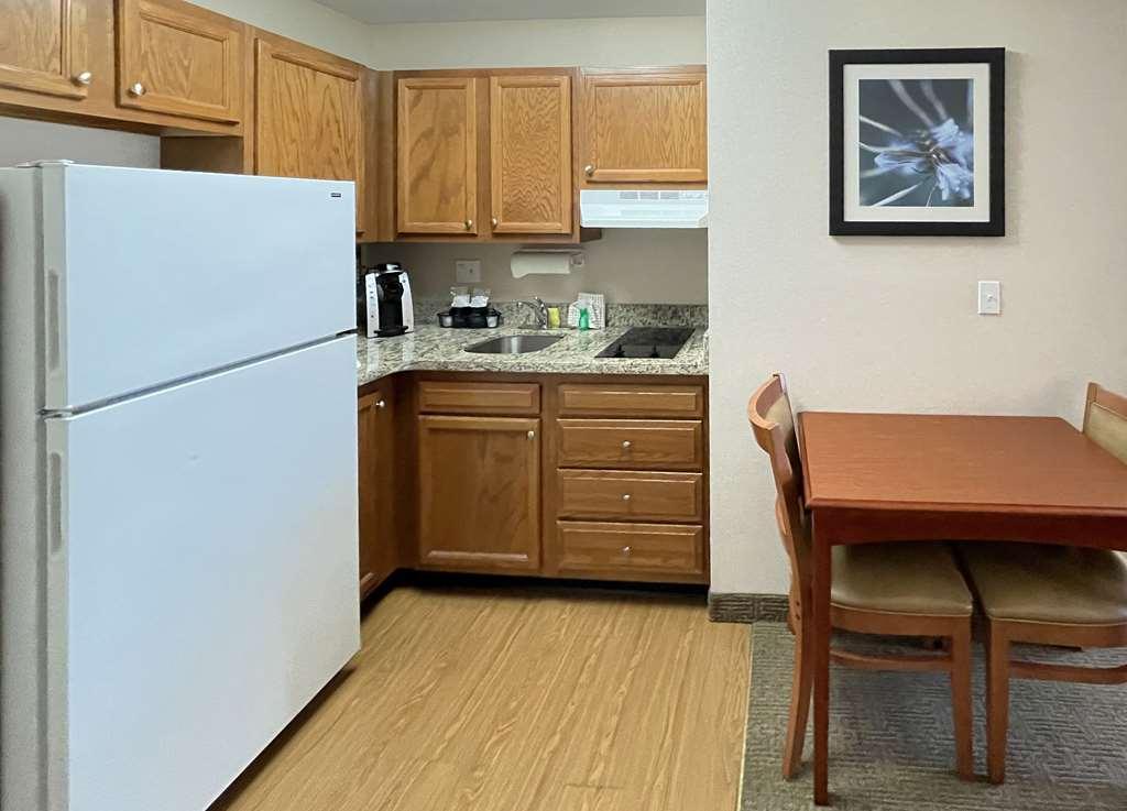 Smart Suites, Ascend Hotel Collection South Burlington Room photo